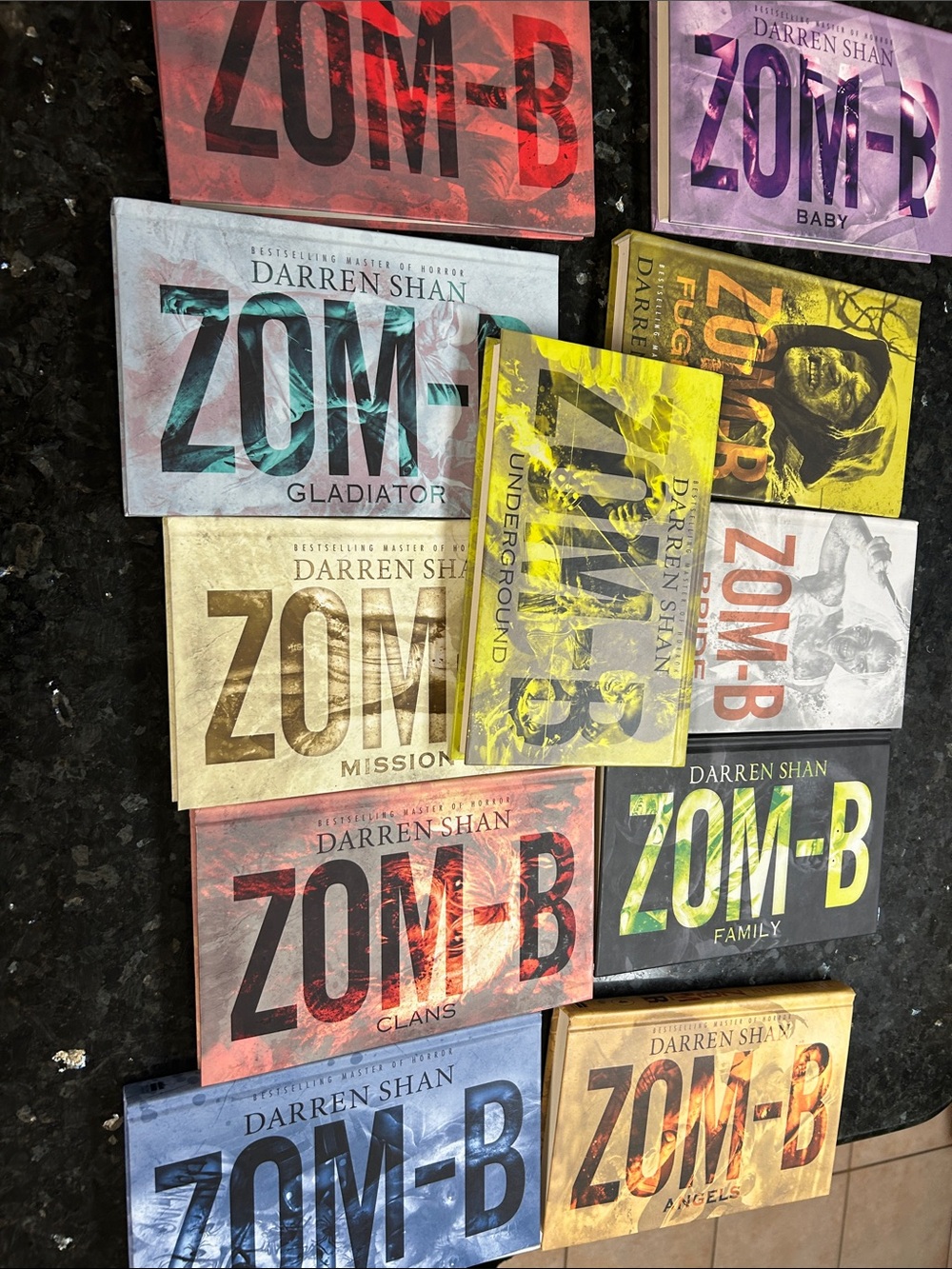 Young Adult Darren Shan Zom-B Book Set 1-11 - Picture 2 of 2